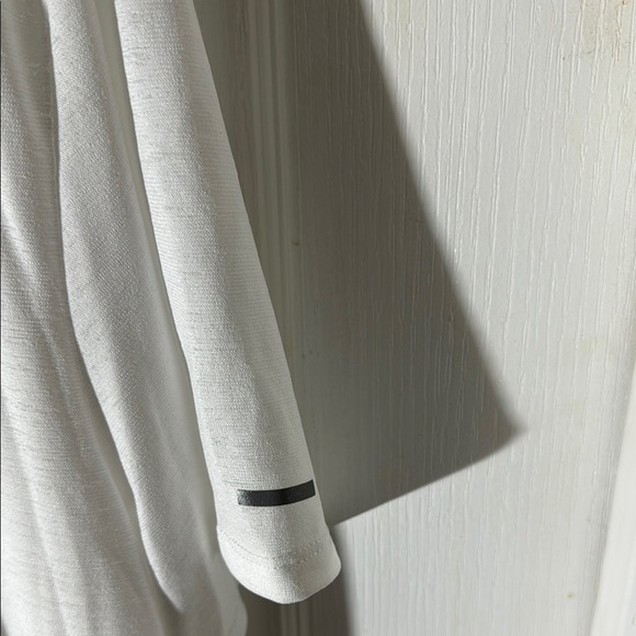 BNWT LARGE Nike White T-Shirt - Picture 4 of 7